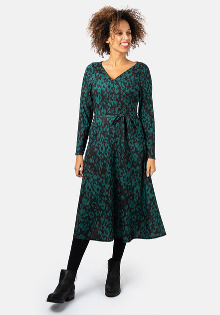 Popsy Clothing - * OUTFIT OF THE DAY * Dress - Lucinda Navy and Green Spot  Midi. Available over at:    Tights - Popsy I am all about our Midi dresses at