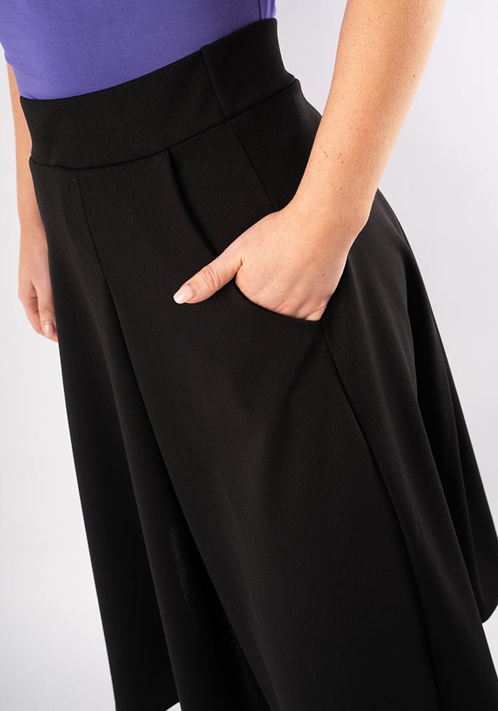 Ann Black Vintage Box Pleat Swing Skirt