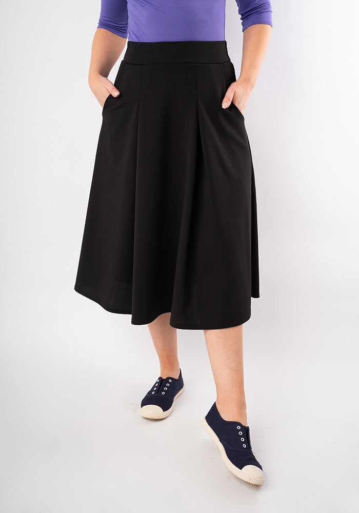 Ann Black Vintage Box Pleat Swing Skirt