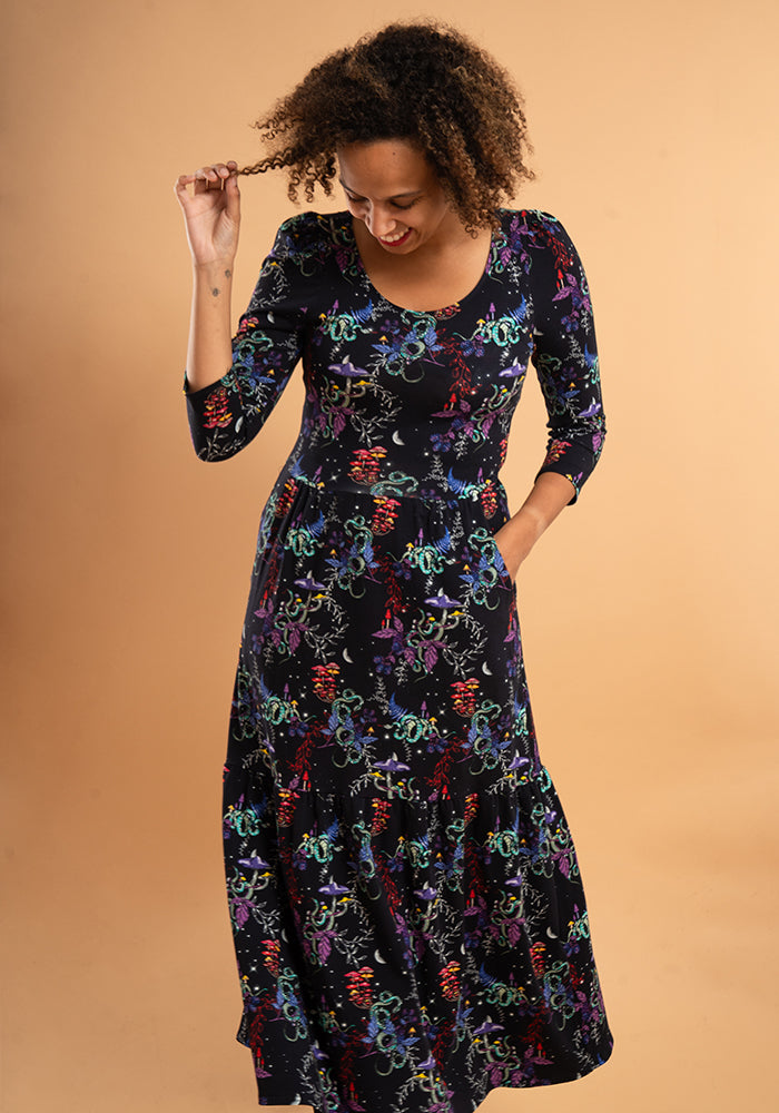 Medusa Berries and Snakes Print Tiered Hem Cotton Midaxi Dress