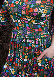 Toni Retro Tile Print Midi Dress